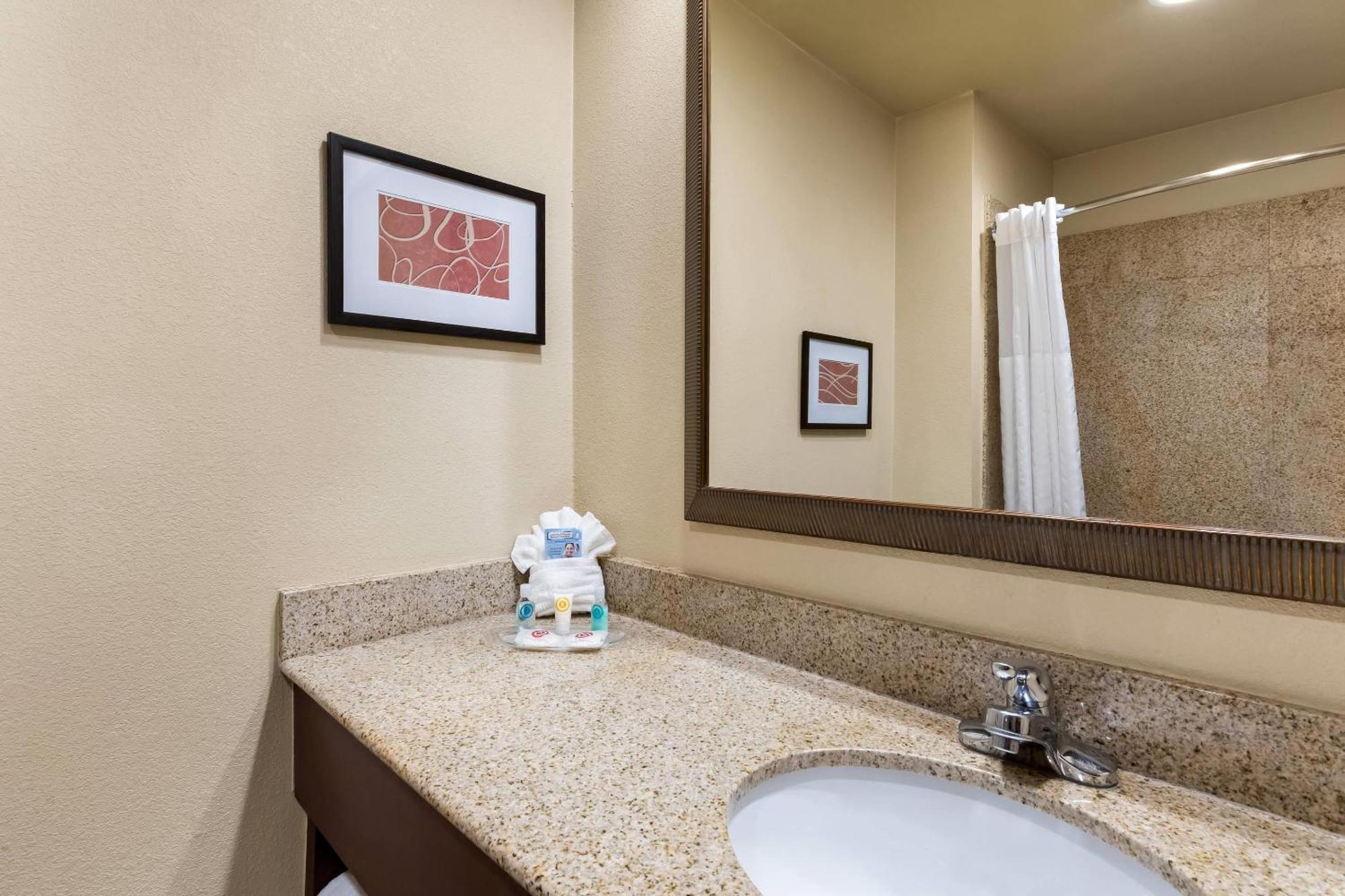 Comfort Suites Yukon - Sw Oklahoma City Exterior foto